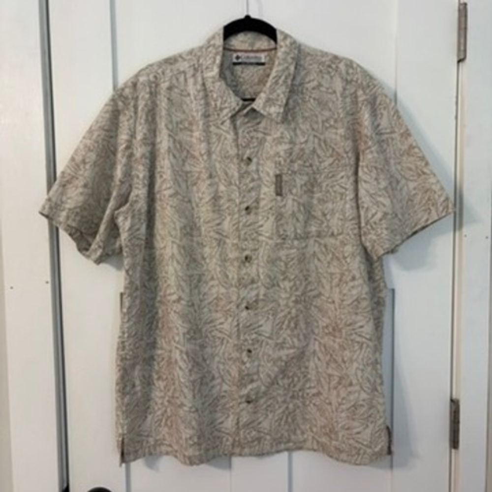 Columbia Mens XL Tan Tropical Leaf Print Button Up Shirt 100% Cotton Sportswear